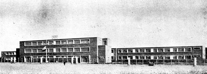 Gran Unidad Escolar (GUE) Mariano Melgar, construida en 1951.